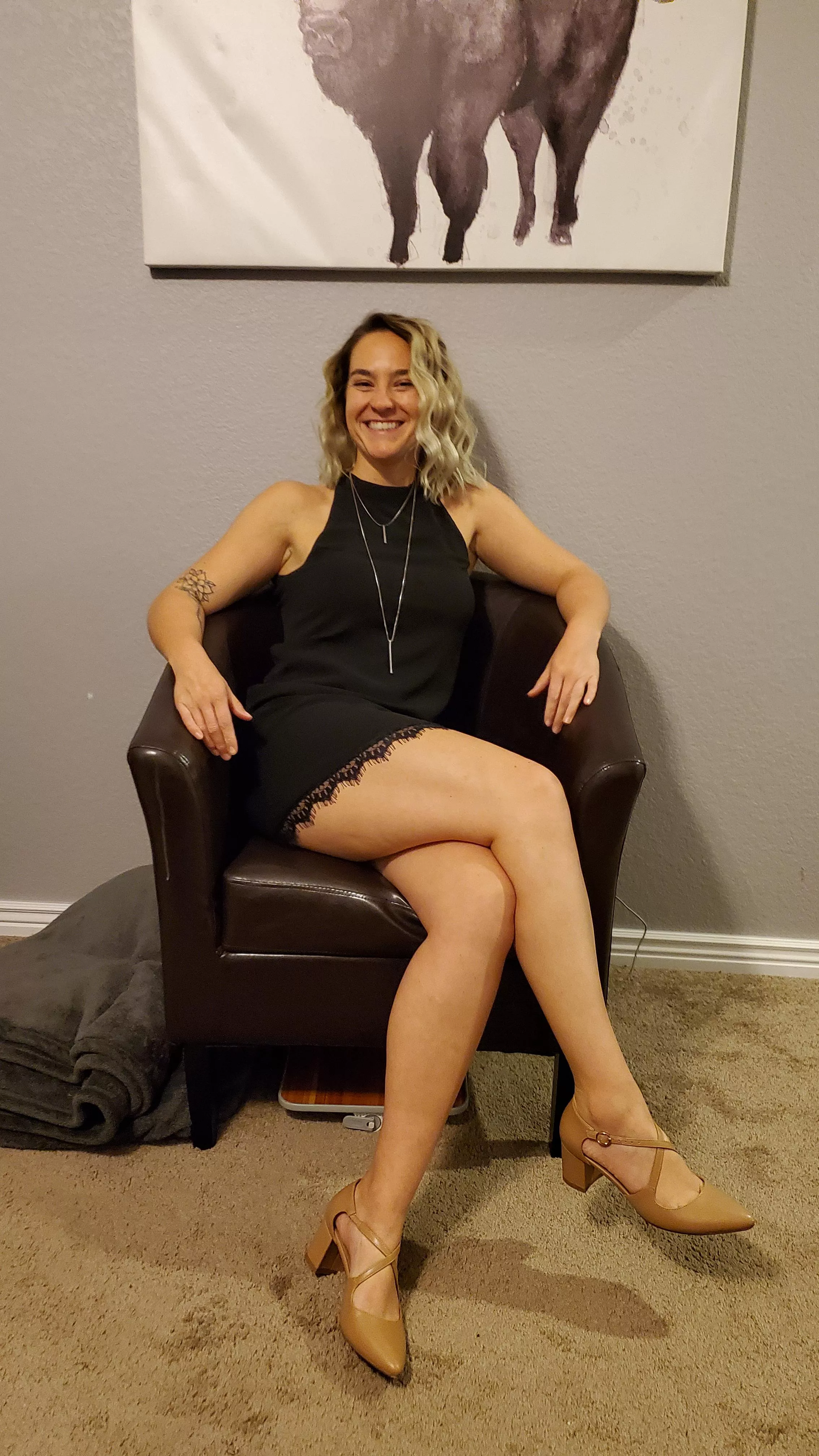 Want to see what's under her dress? Looking for similar busty/fit/ lingerie, must verify and show face. Send sample to start, tele/ kik: theshyone234 Want to see what's under her dress? Looking for similar busty/fit/ lingerie, must verify and show face. Send sample to start, tele/ kik: theshyone234