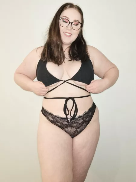 Want to taste my sweet pussy🤭😈 Want to taste my sweet pussy🤭😈