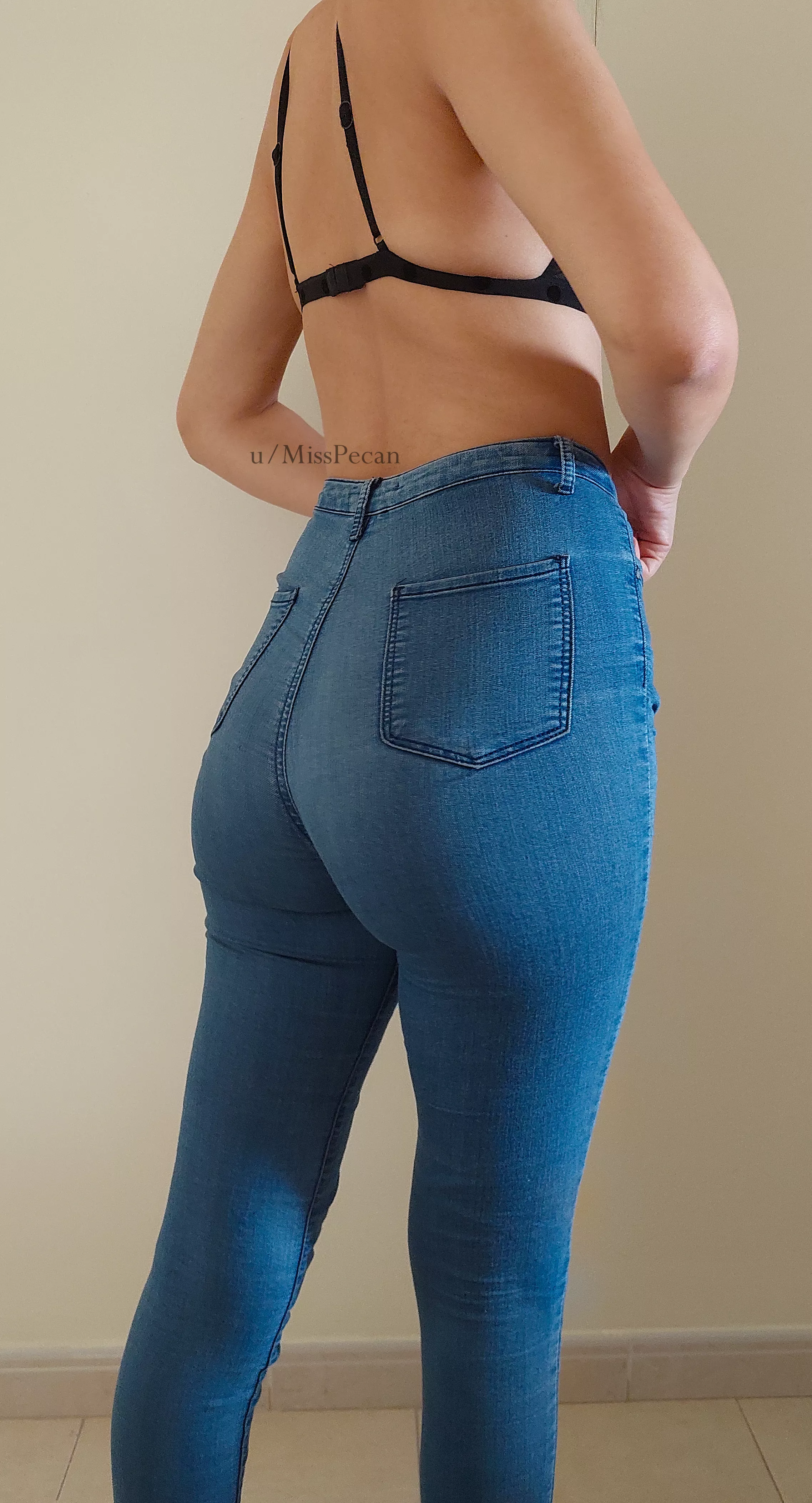 Warm and tight ass hug 🤗