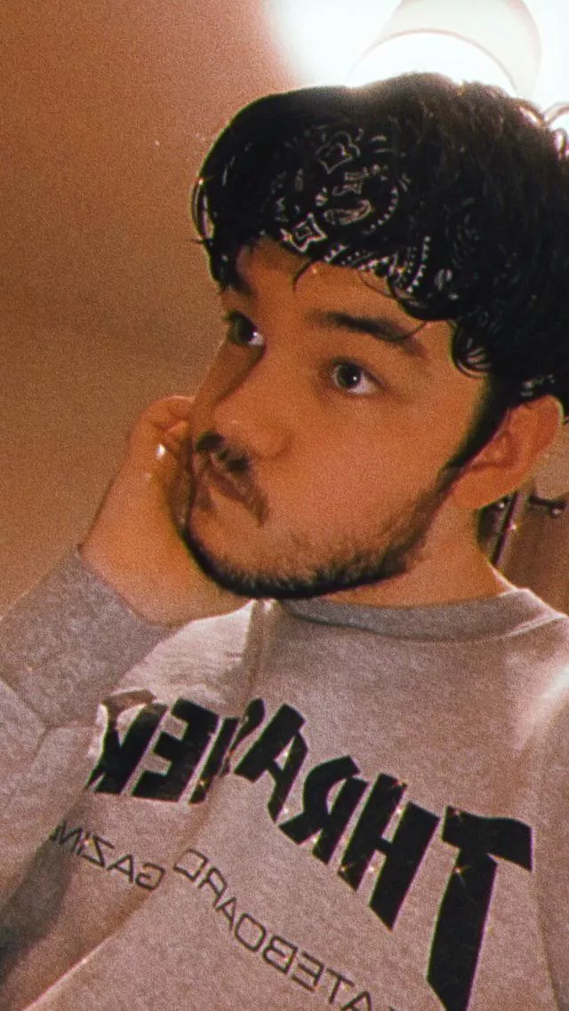 was feeling some type of way when i took this 🙃 what do u think 👀🤷‍♂️