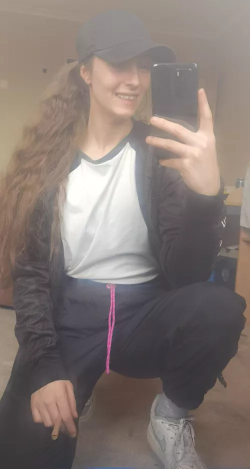 Was heading out to work earlier & felt cute [F22]