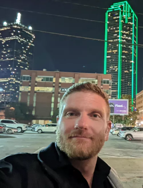 Was in town for a concert a couple days ago. Met a very nice guy :)