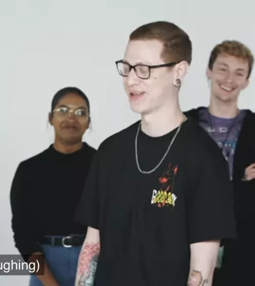 Was watching a video and really liked this guys shirt. It says “good boy”. Anyone know where to get it?