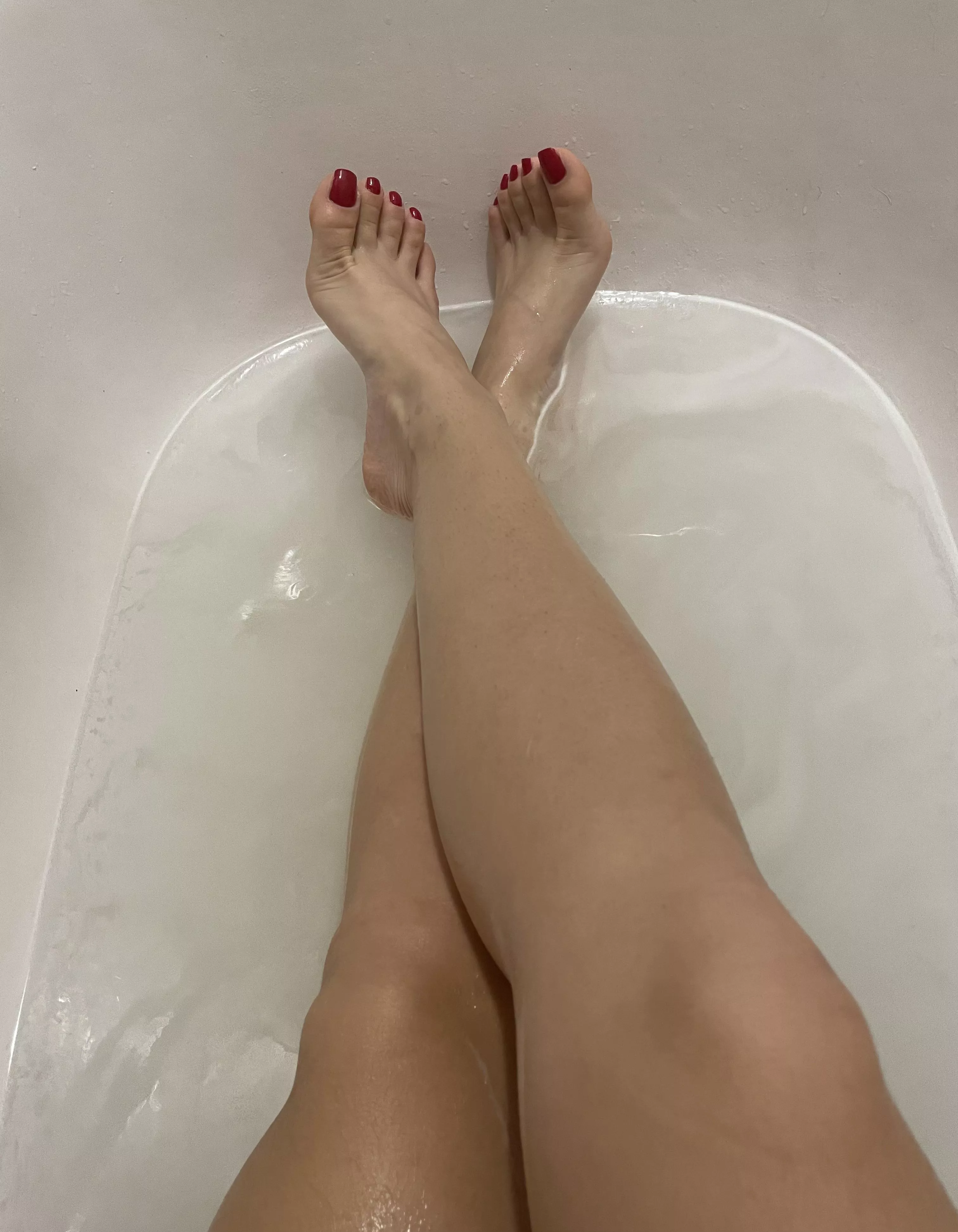 Nude Bath Feet - Wash my feet ðŸ˜‹ nudes : FootFetish | NUDE-PICS.ORG