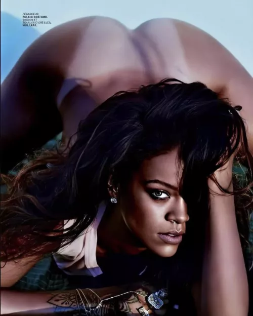 Wasn't attracted to Rihanna until this image. Wasn't attracted to Rihanna until this image.