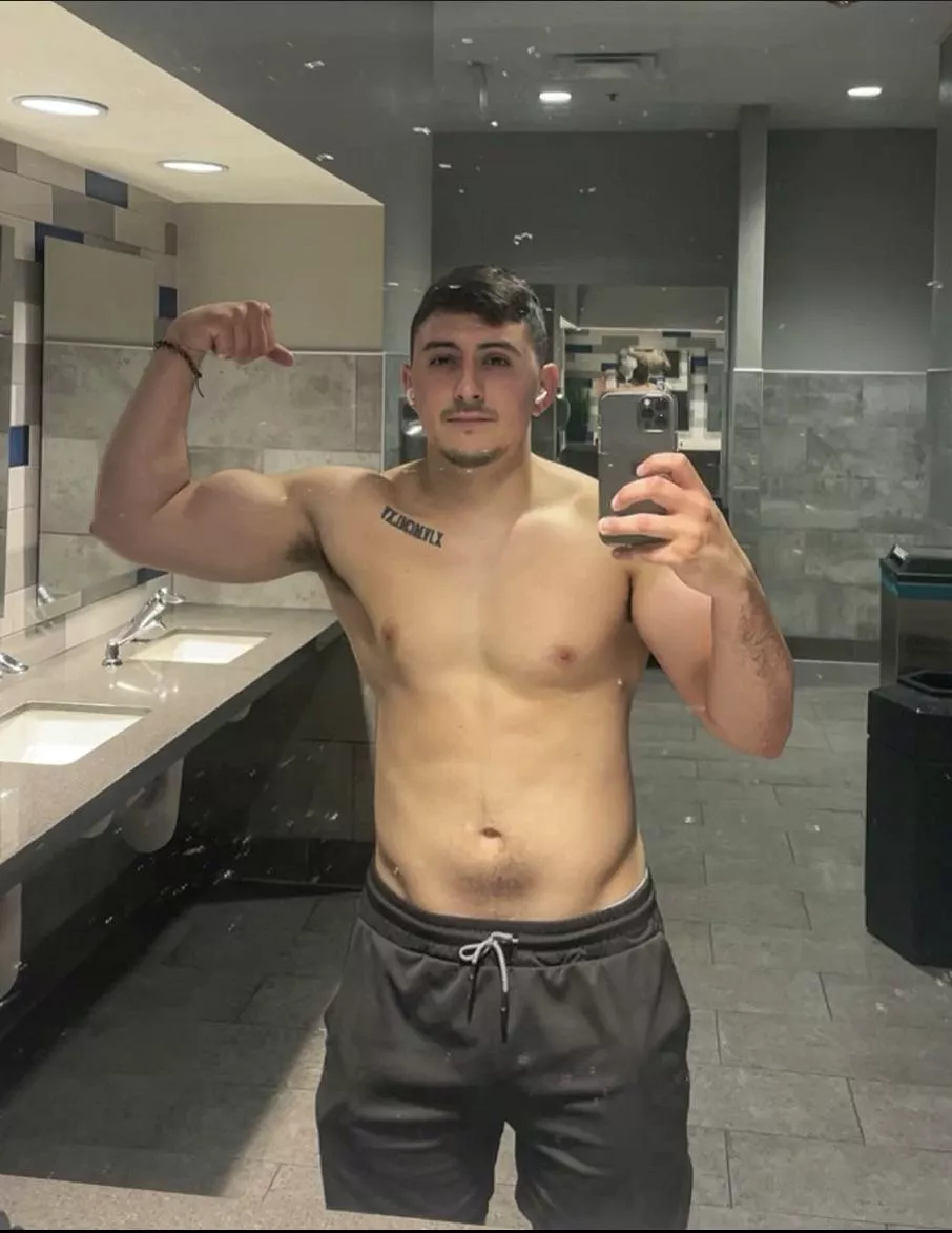 Wasn’t even chest day ;) (m)