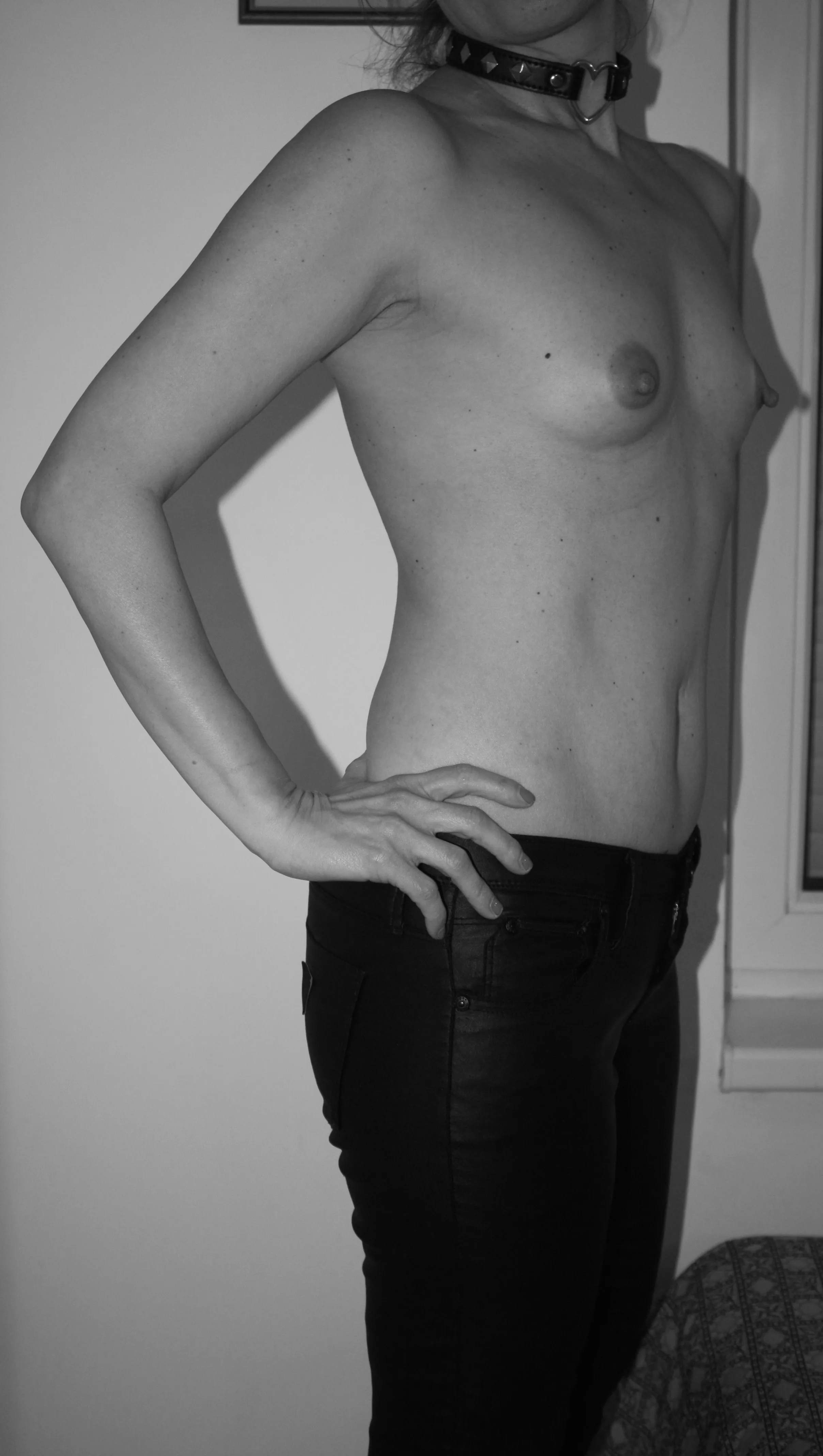 Watch and follow my shadow! Touch my shadow! 💋 [OC] [F] [46]