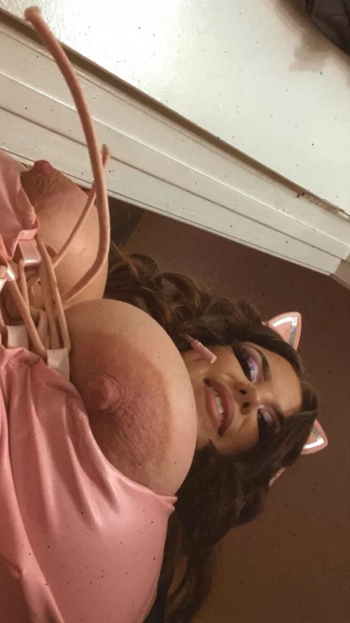 Watch me play zombies or play with me 😻