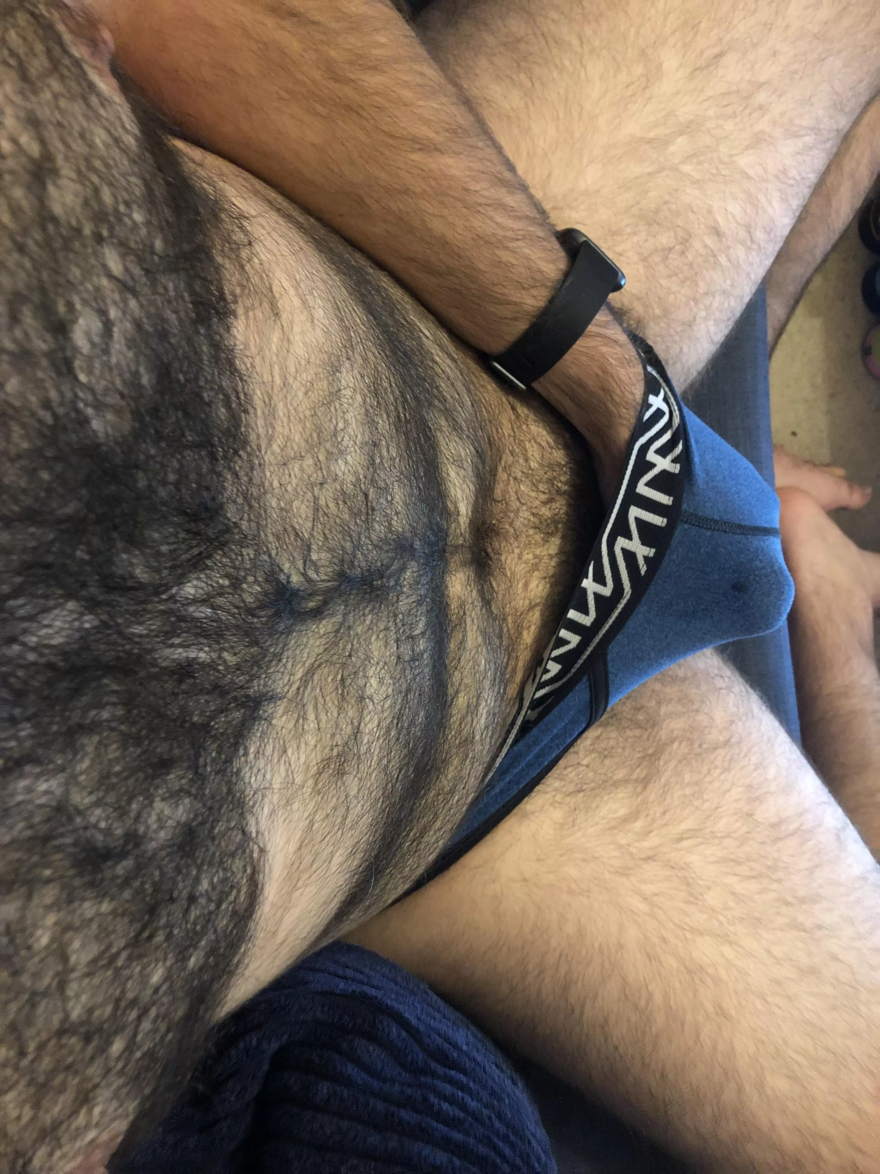 Watching porn and very horny. Dm me Watching porn and very horny. Dm me