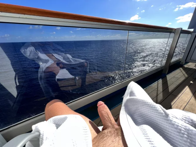 Waves going past and hard af