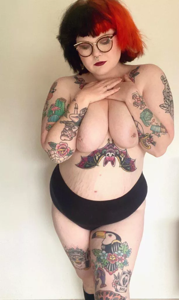 We cuddling first or going straight to you bending me over and taking advantage of all my holes? 😏