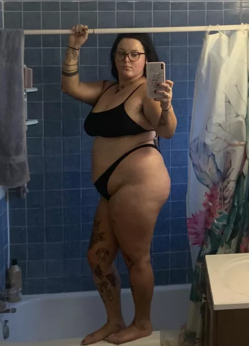 We like a little side view, donβt we ?