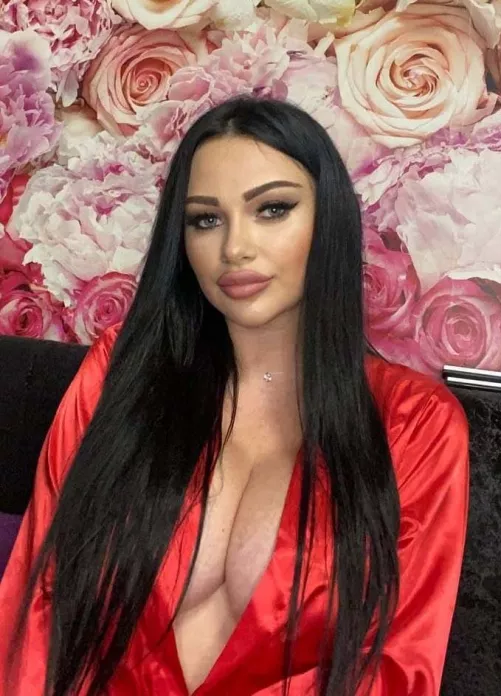 We need to do something about the robe 👘