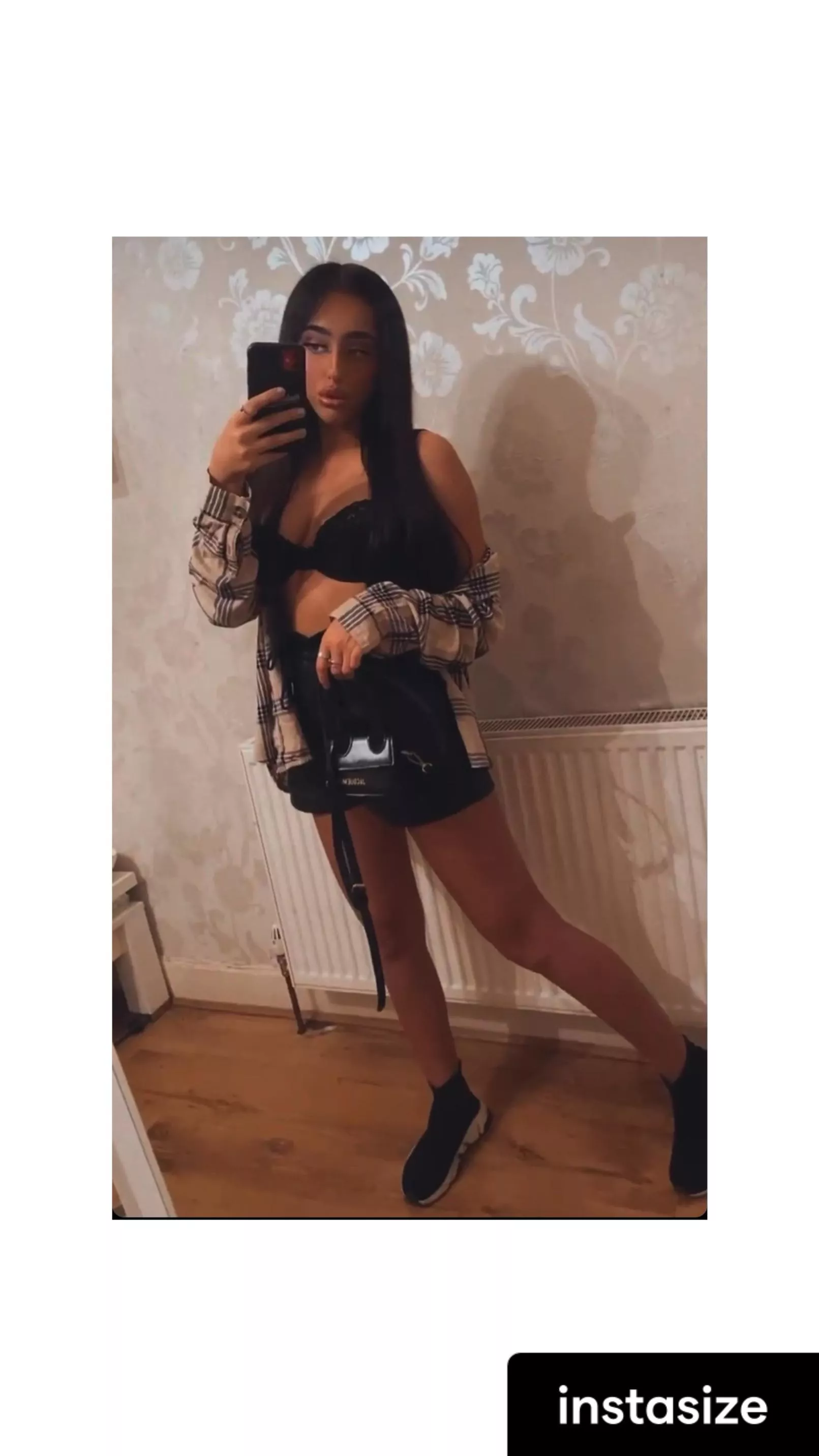 Wearing a bra outside 😉 Wearing a bra outside 😉