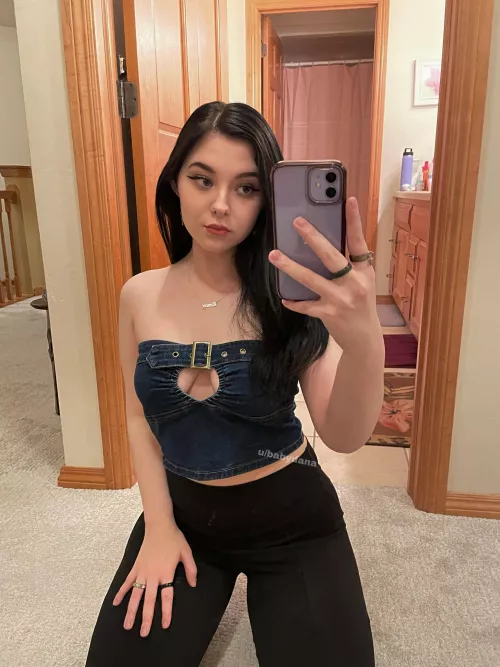 wearing a jrop top (jean crop top) [F19]