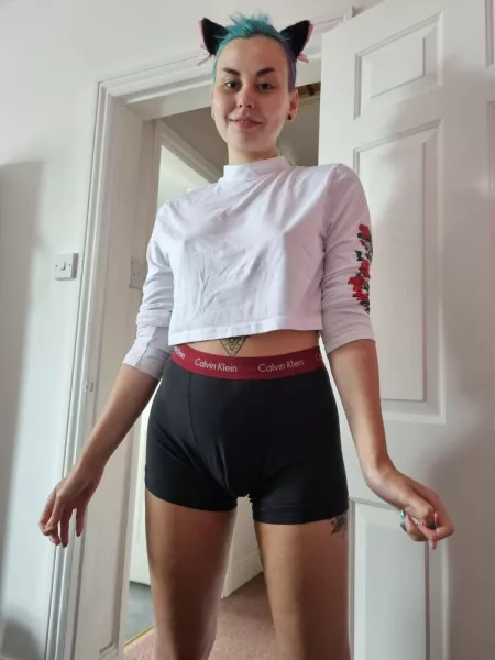 Wearing Daddy’s boxers has definitely unlocked a new kink 😳😻