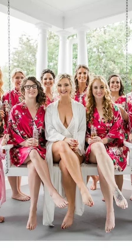 Wedding day low cut robe Wedding day low cut robe