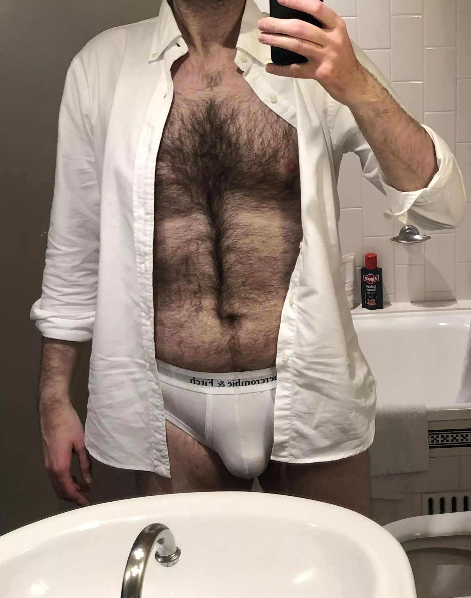 Weekend away in a hotel. I haven’t been in a hotel room for nearly two years so this is incredibly exciting.