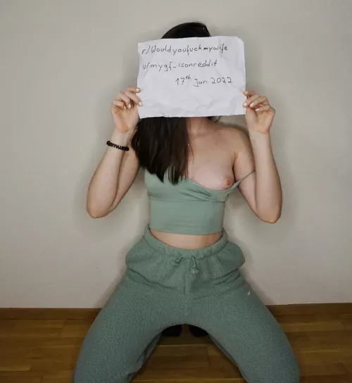 Well it seems like my 20yo gf likes to be shared (…also irl)