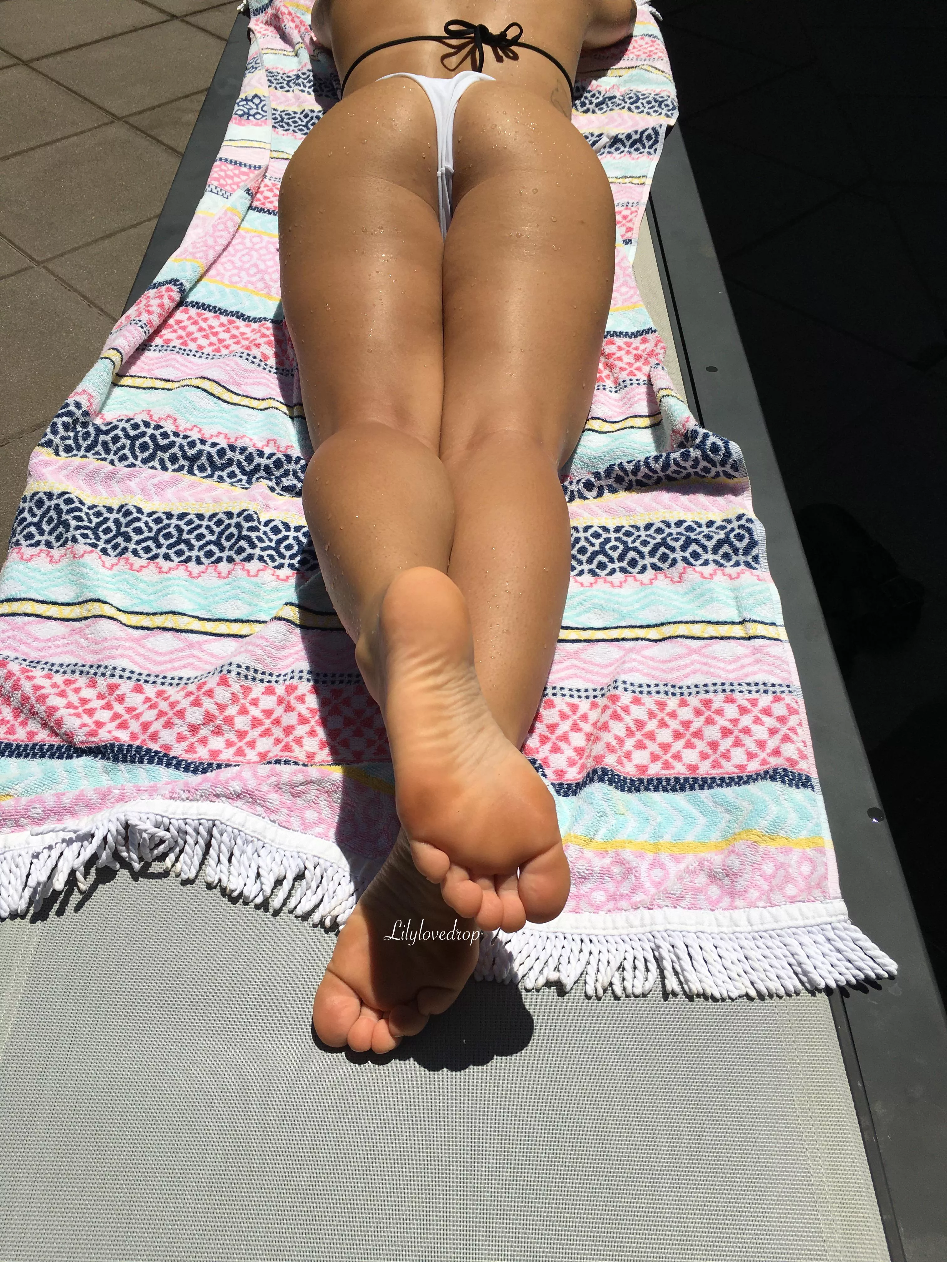 🖤 Went down to the pool to cool down, what’s next?