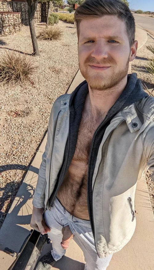 Went for a stroll around the neighborhood 😜