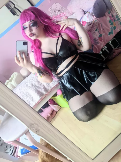 Went for some darker makeup <3 Went for some darker makeup <3