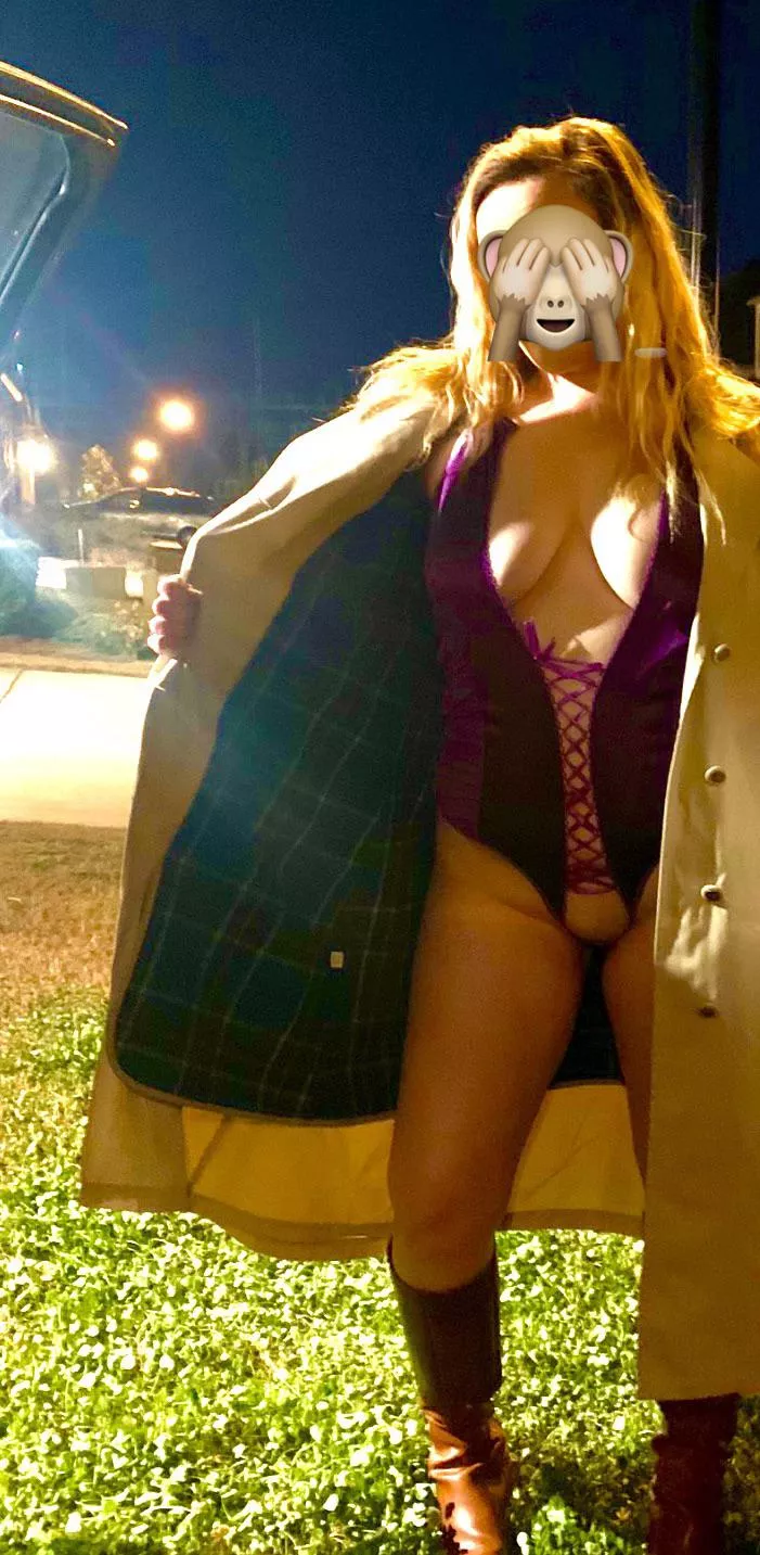 Went out this weekend wearing nothing but my trench coat and this outfit. Was fun flashing around town! 🔥🔥
