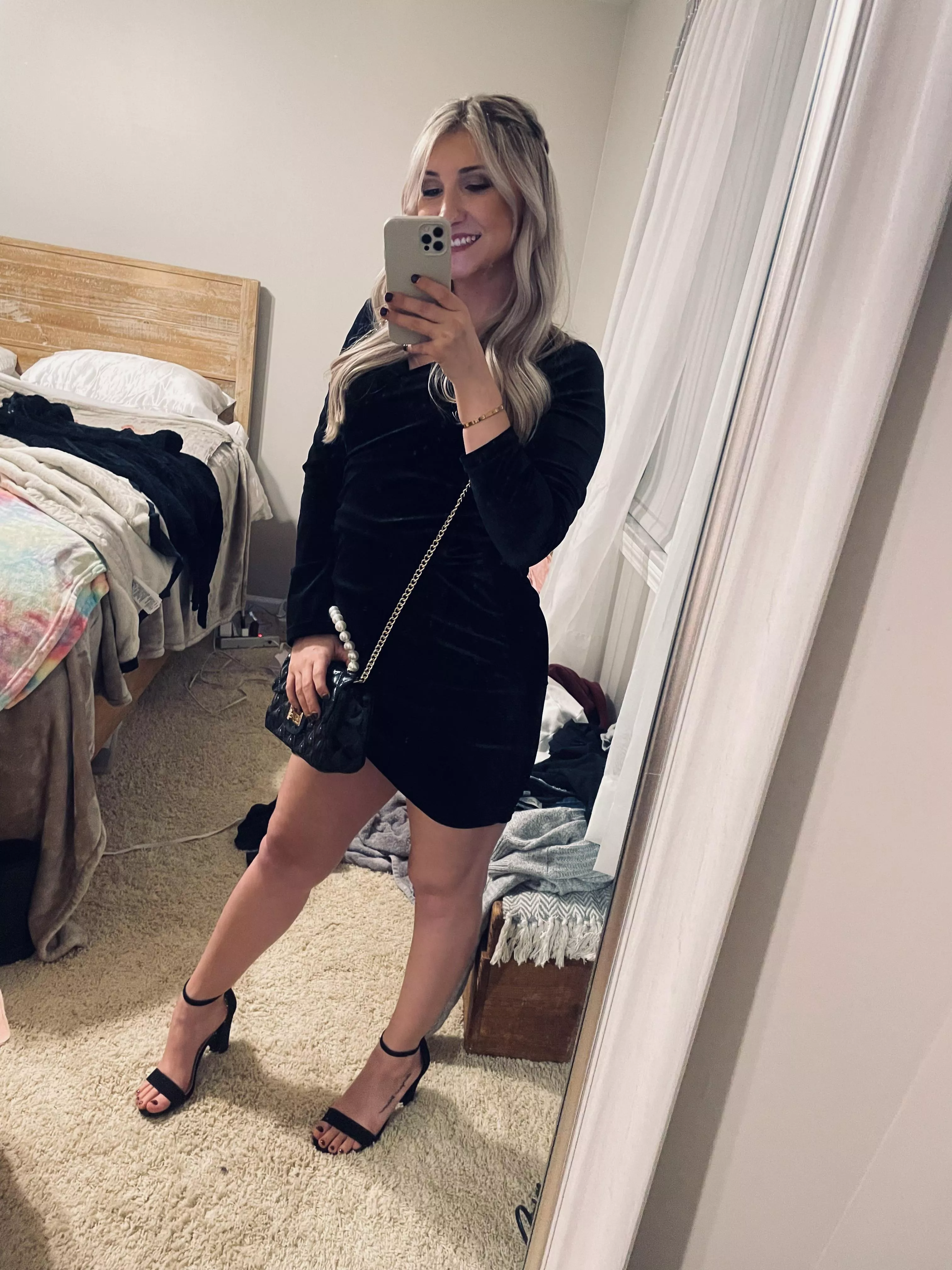 Went to a wedding on New Year’s Eve. Do you like my heels? 🥰👠 Went to a wedding on New Year’s Eve. Do you like my heels? 🥰👠