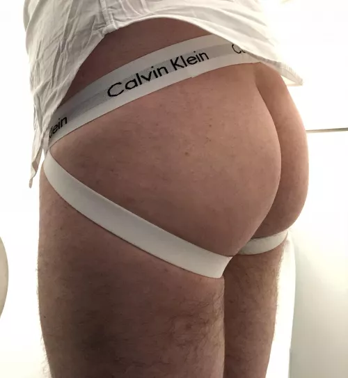 We’re under a work from home order since before Christmas, but my office has opened this afternoon to allow people to collect personal items. The jockstrap I ordered has been in work mailroom since early December, couldn’t wait to get home to try it 