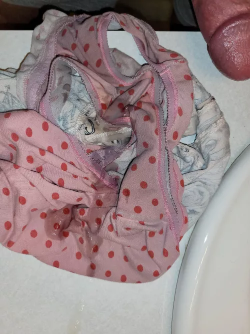 Wet panties ๐