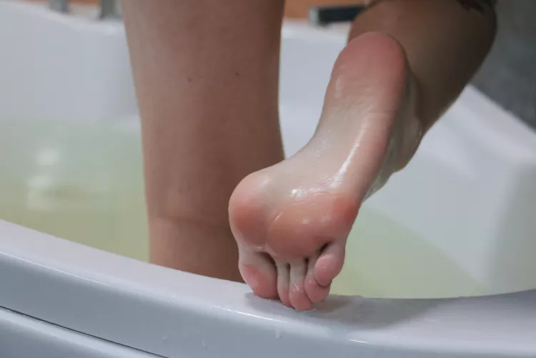 Wet soles 💦