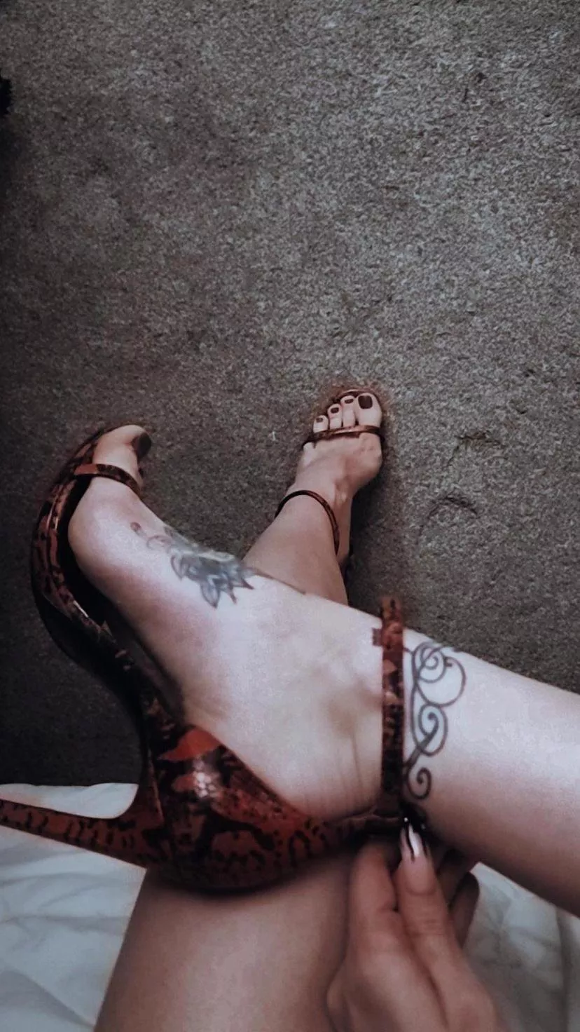 What a long day in these, what would you do to them after I take the heels off?π  What a long day in these, what would you do to them after I take the heels off?π