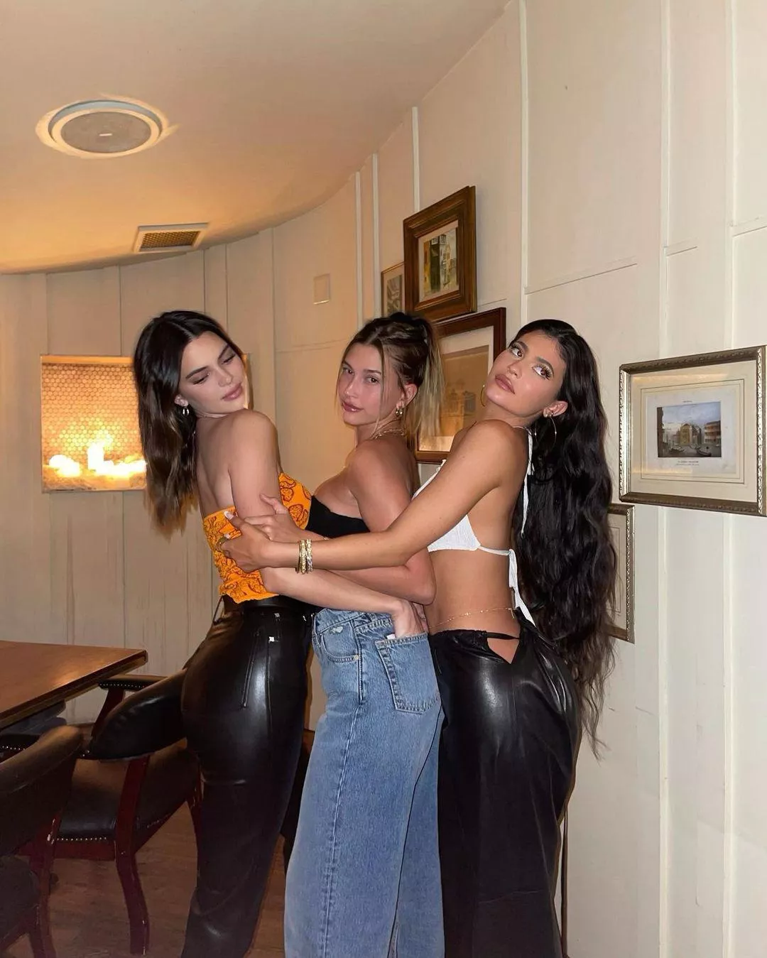 What an scenario that would be.... Kendall Jenner, Kylie Jenner and Hailey Bieber DAMN What an scenario that would be.... Kendall Jenner, Kylie Jenner and Hailey Bieber DAMN