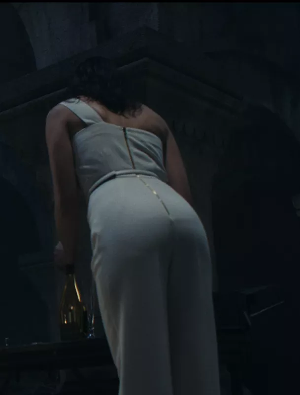 What are some things we would do to Gal Gadot's ass? What are some things we would do to Gal Gadot's ass?
