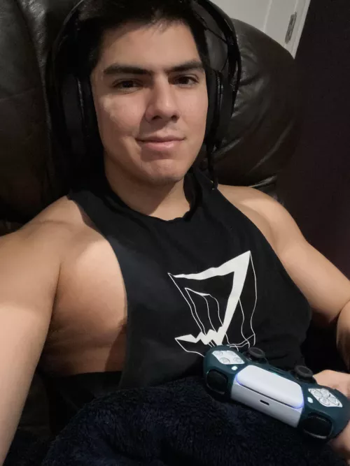 What are we grinding tonight to ring in the new year? I’ll be on Destiny 2