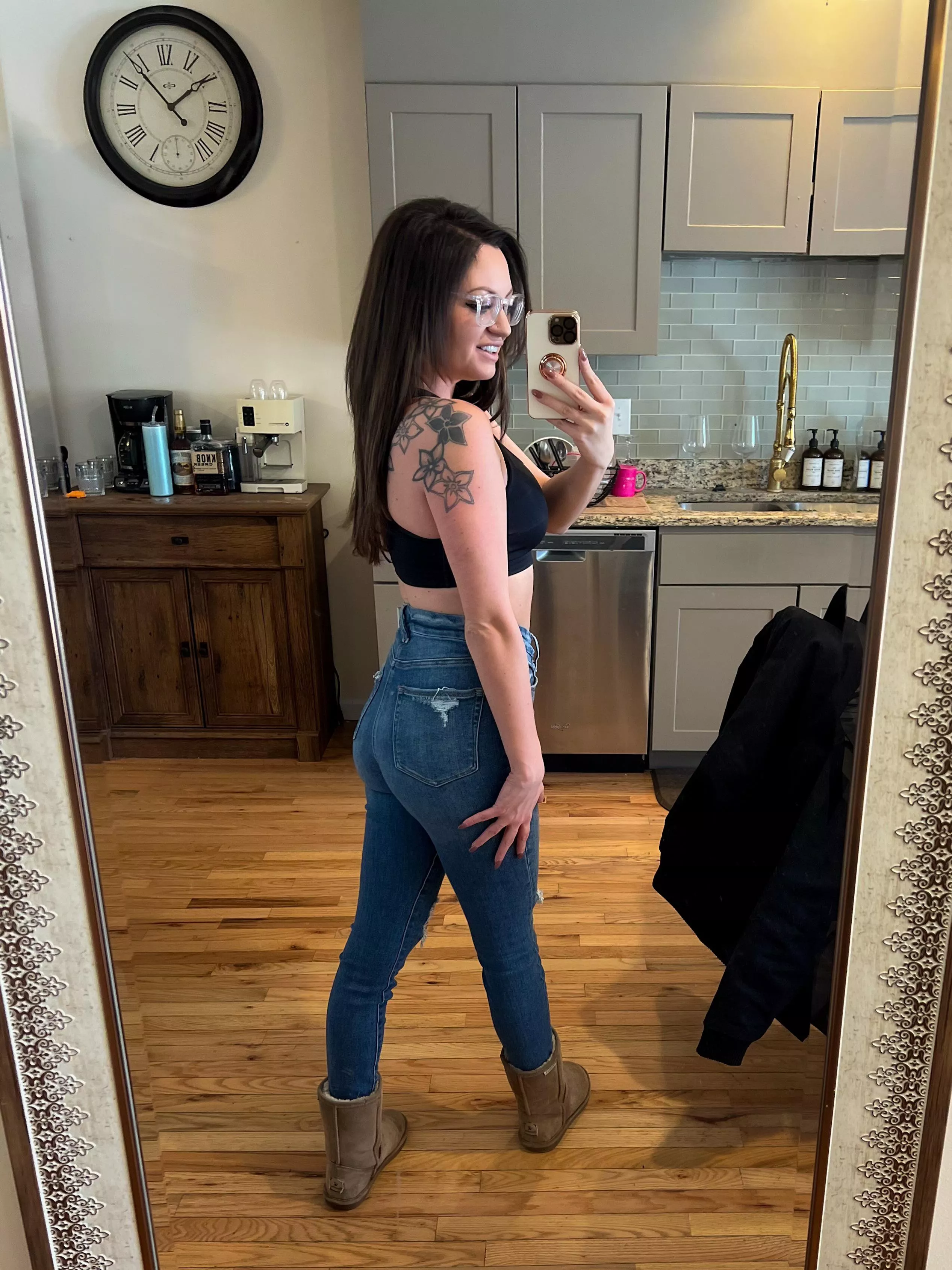 What are your thoughts about a 26 year old mom in jeans? I’ve got snaccs if I can bribe you.