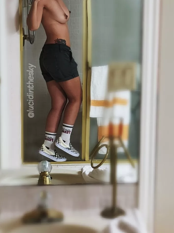 What are your thoughts on Sk8r girls with strong legs and perky tits? 🛹🍋🛹🍋 What are your thoughts on Sk8r girls with strong legs and perky tits? 🛹🍋🛹🍋