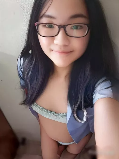 What capture your attention first? My smile or clitty? What capture your attention first? My smile or clitty?