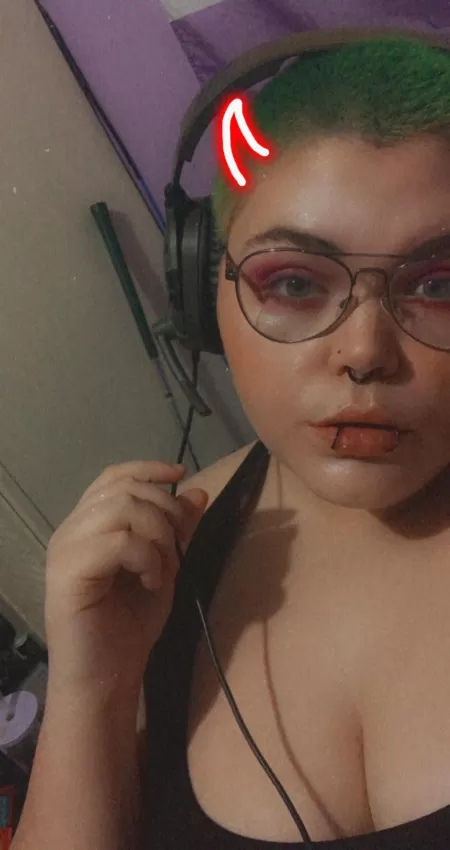What do we think of this simple glow lay look? What do we think of this simple glow lay look?