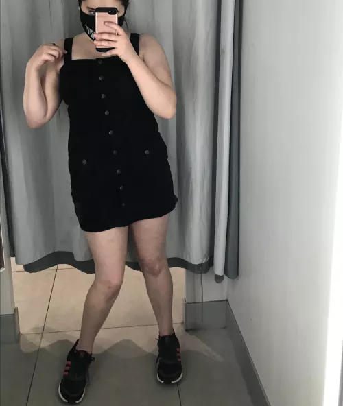 What do yall think of this dress? 😏 What do yall think of this dress? 😏