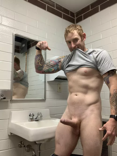 What do you ladies think of my flex Friday. Shoot me a message