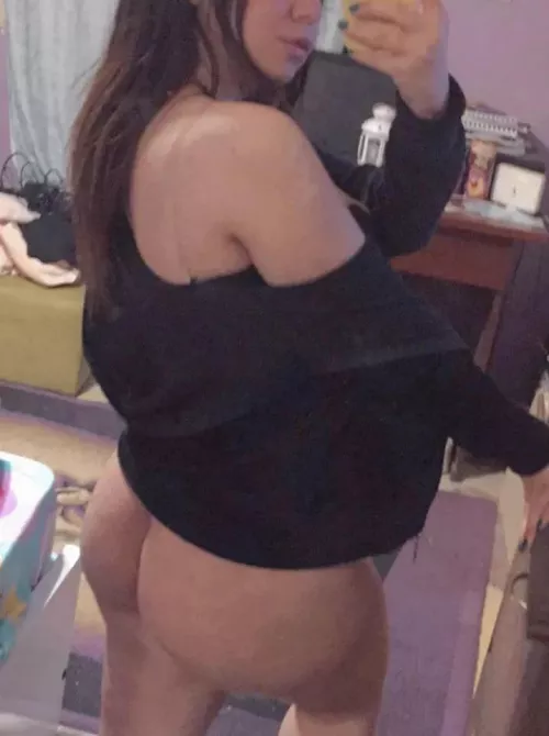 What do you think of her ass 🍑