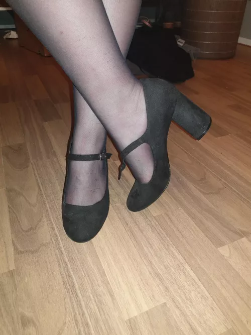 What do you think of my heels?๐ฅฐ๐