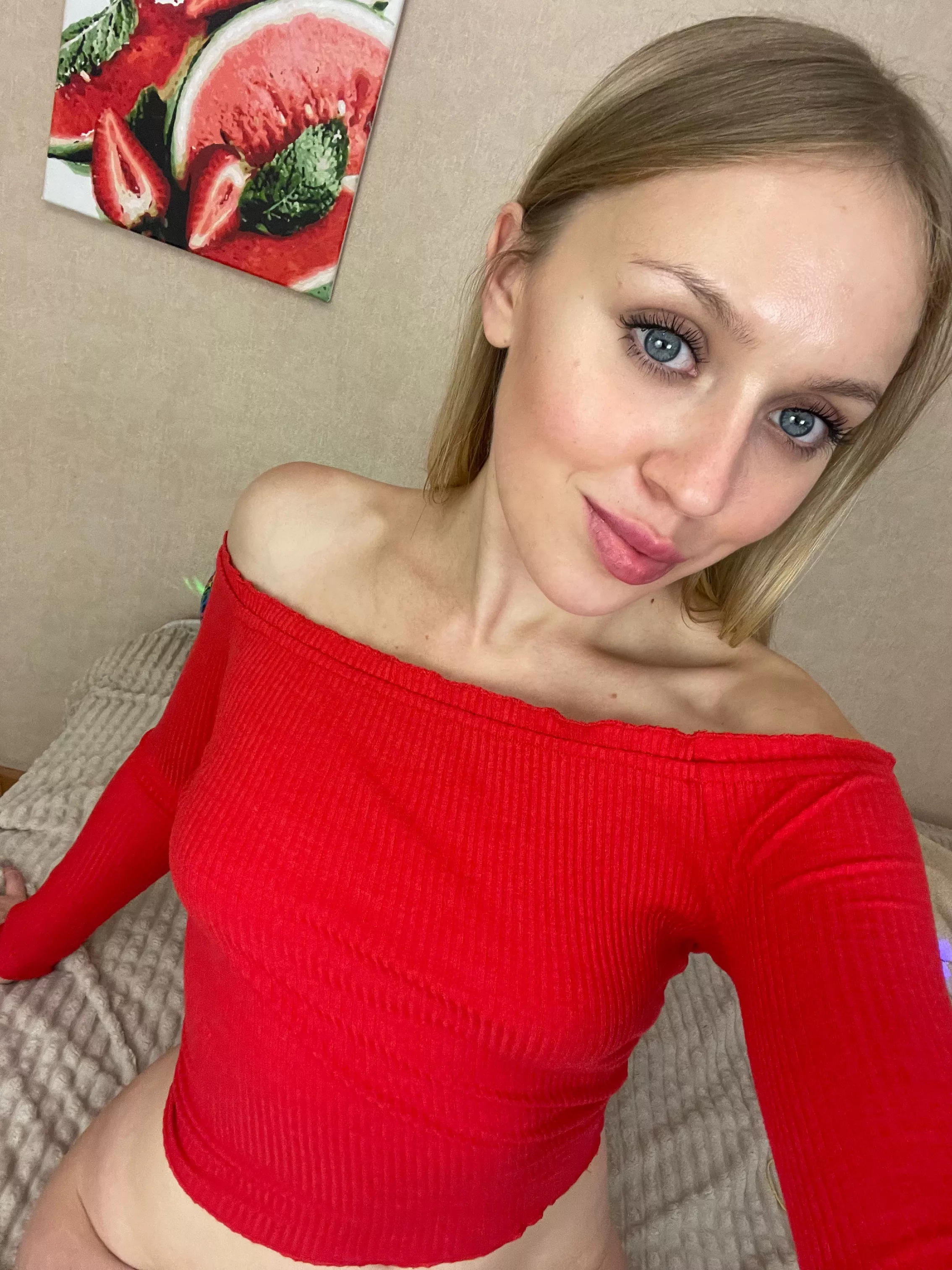 What do you think of my shirt, I think this color suits me