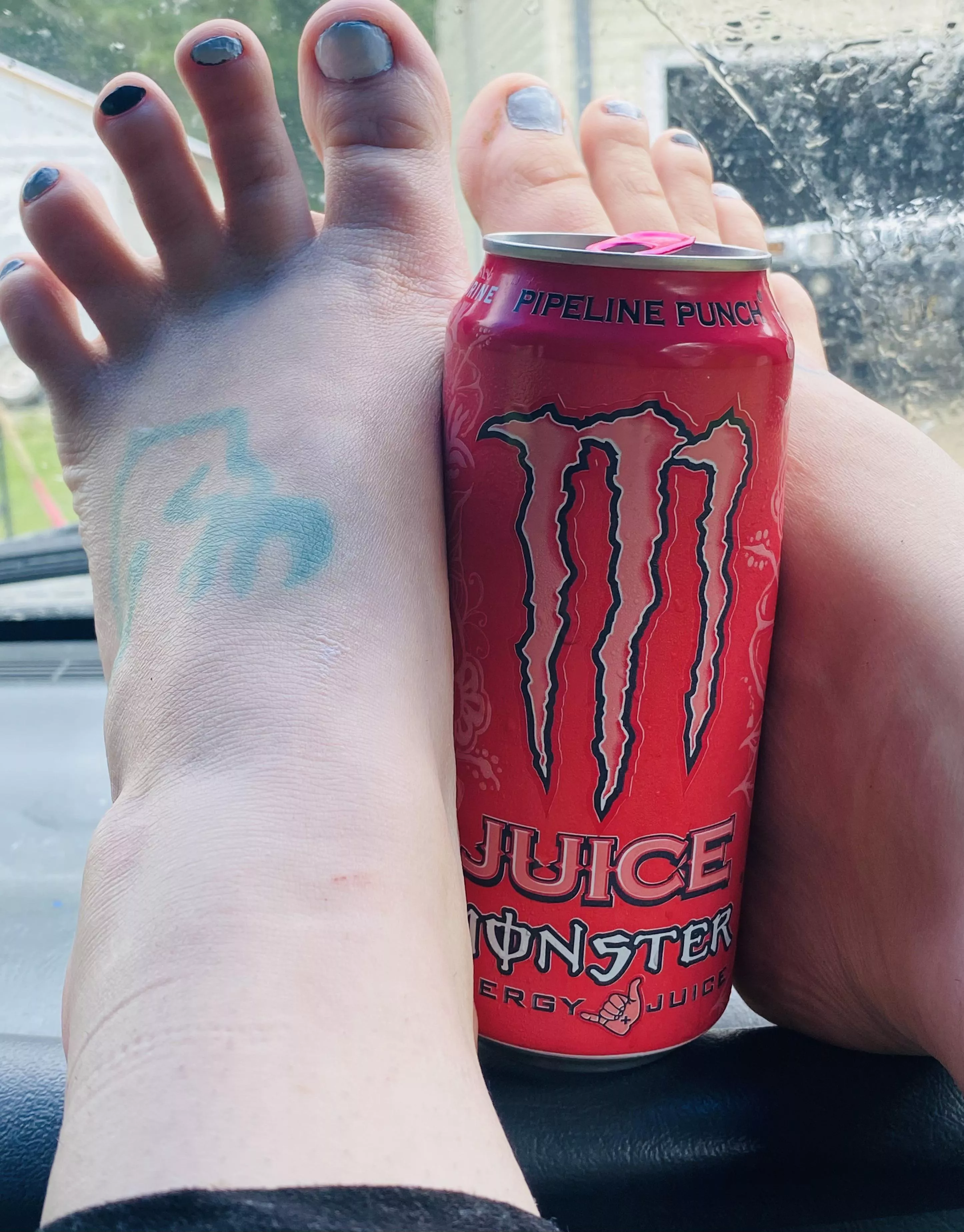 What do you want to do to my feet 👣😈 What do you want to do to my feet 👣😈