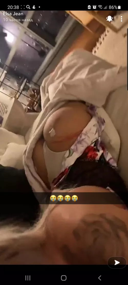 What happend with Elsa 😱?? MAYBE NEW ASS ?? 🍑🍑