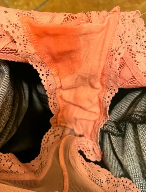 What is a front wedgie?