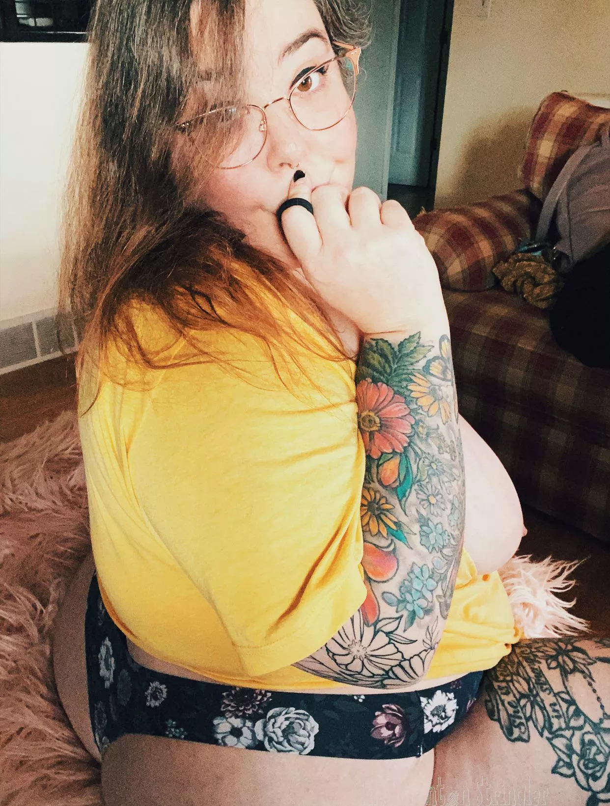 “What kind of car does an egg drive?…a ‘yolkswagon’”… that one made you laugh so. (f)ucking. hard. didn’t it? 😂 … tell me how hard… every comment gives me a literal orgasm… it’s science 🤓😏🤷🏻♀️ “What kind of car does an egg drive?…a ‘yolkswagon’”… that one made you laugh so. (f)ucking. hard. didn’t it? 😂 … tell me how hard… every comment gives me a literal orgasm… it’s science 🤓😏🤷🏻♀️