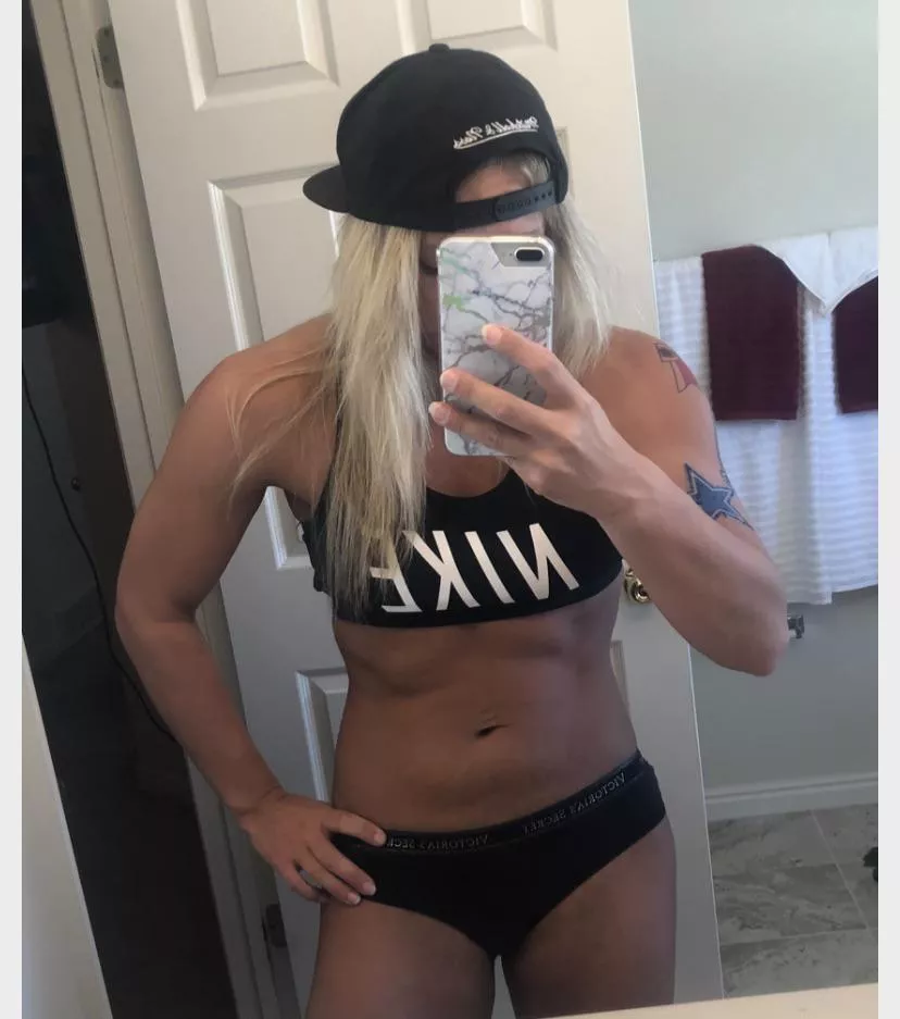 What kind of jewelry should I get for a button piercing?!? ?