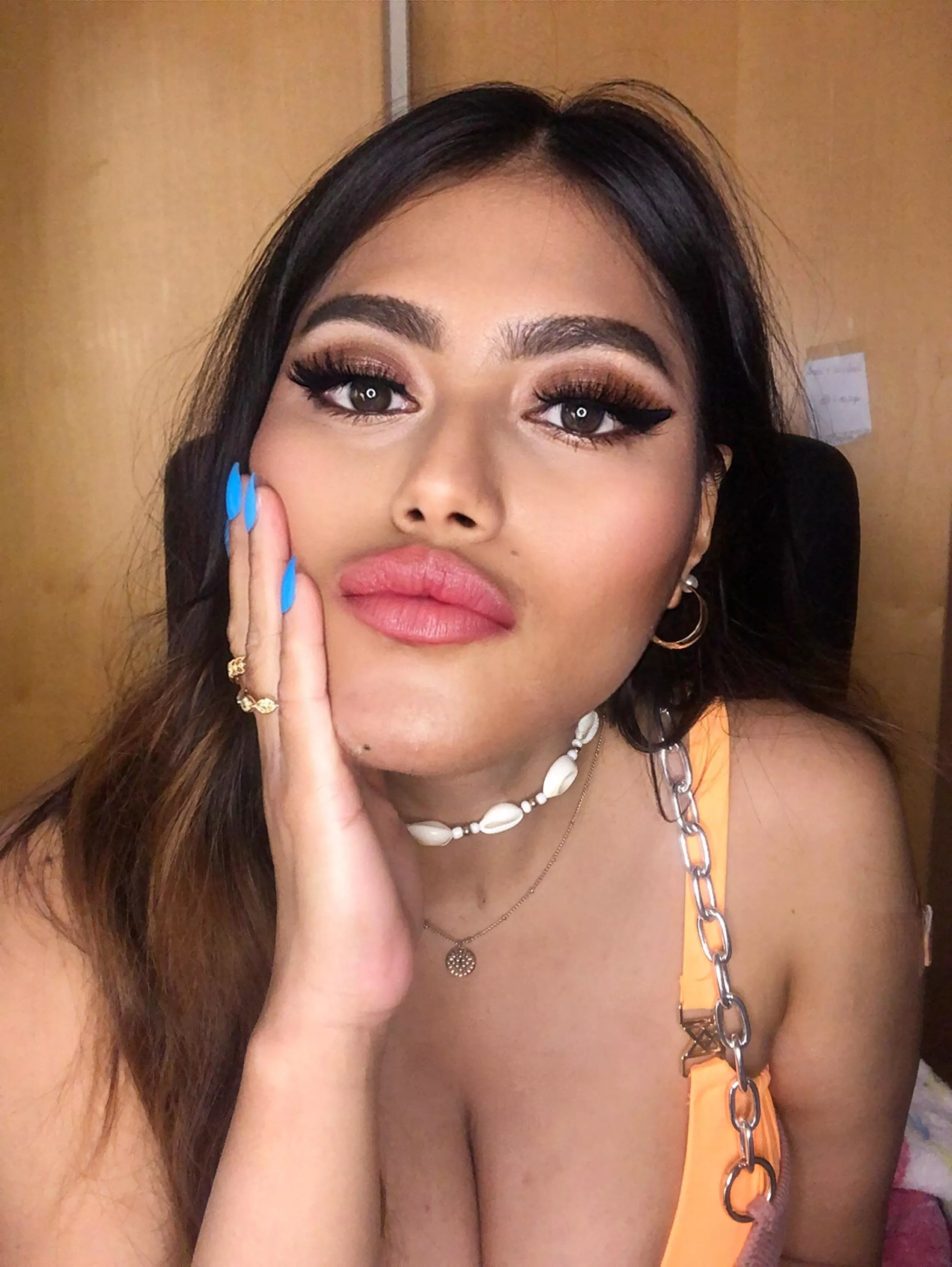 What should I do so you’ll kiss me